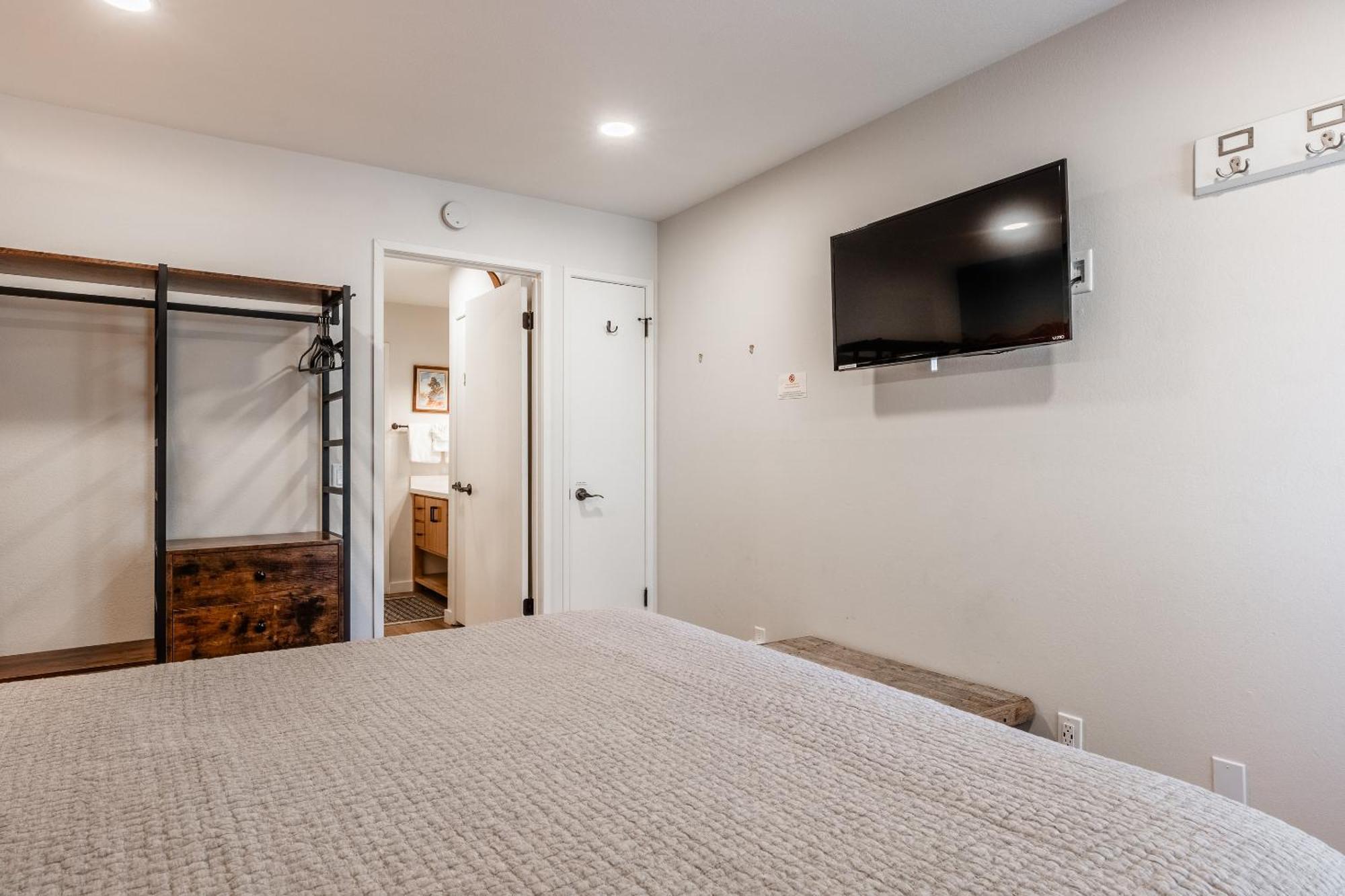 Fully Renovated! St Anton #17 Ski In Ski Out 1 Bedroom 1 Bathroom Condo! Sleeps Up To 4! 맘모스 레이크스 외부 사진