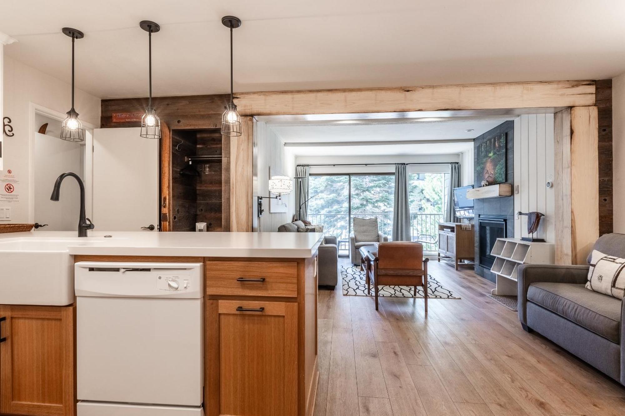 Fully Renovated! St Anton #17 Ski In Ski Out 1 Bedroom 1 Bathroom Condo! Sleeps Up To 4! 맘모스 레이크스 외부 사진